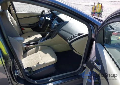 2018 Ford Focus Se z USA, uszkodzony, nr VIN 1FADP3FE1JL238012